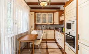 Дом 350м², 3-этажный, участок 0 сот.  