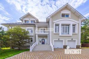 Дом 1000м², 3-этажный, участок 16 сот.  