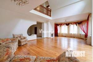 Коттедж 370м², 3-этажный, участок 12 сот.  