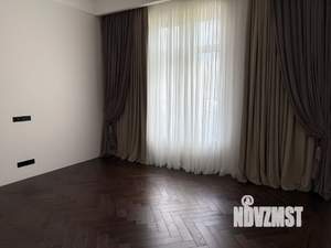 Дом 885м², 2-этажный, участок 15 сот.  