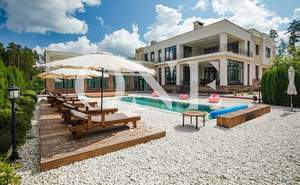 Дом 1660м², 3-этажный, участок 25 сот.  