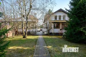 Коттедж 542м², 3-этажный, участок 24 сот.  