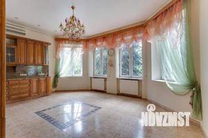 Дом 370м², 2-этажный, участок 12 сот.  