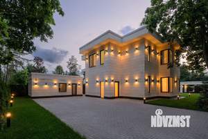 Коттедж 300м², 2-этажный, участок 10 сот.  