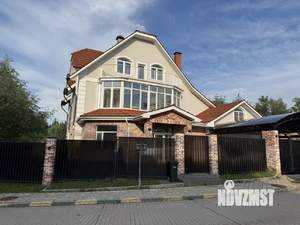 Коттедж 455м², 3-этажный, участок 15 сот.  