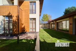 Коттедж 366м², 2-этажный, участок 11 сот.  