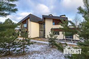 Дом 709м&sup2;, 3-этажный, участок 39 сот.  