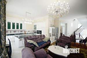 Таунхаус 375м², 3-этажный, участок 3 сот.  
