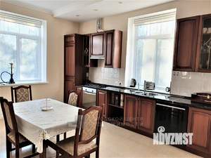 Дом 600м², 4-этажный, участок 16 сот.  