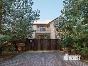 Дом 988м², 2-этажный, участок 30 сот.  