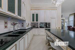 Таунхаус 375м², 4-этажный, участок 3 сот.  