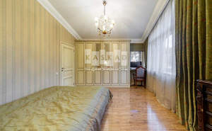 Дом 300м², 3-этажный, участок 10 сот.  