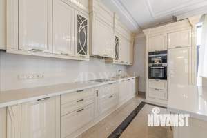 Дом 400м², 2-этажный, участок 12 сот.  