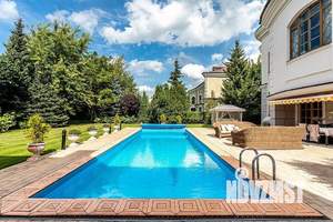 Дом 650м², 3-этажный, участок 20 сот.  