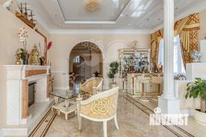 Дом 1650м², 2-этажный, участок 49 сот.  