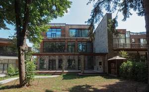 Дом 720м², 3-этажный, участок 11 сот.  