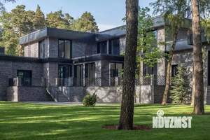 Дом 1700м², 2-этажный, участок 46 сот.  