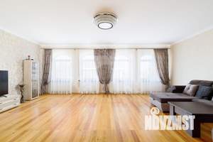 Дом 500м², 4-этажный, участок 20 сот.  
