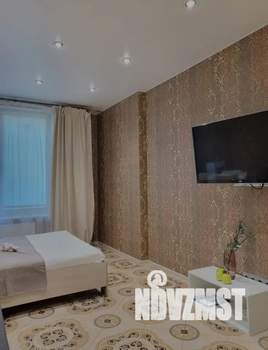 Студия квартира, посуточно, 35м2, 1/25 этаж