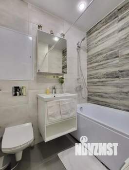 2-к квартира, посуточно, 42м2, 40/44 этаж
