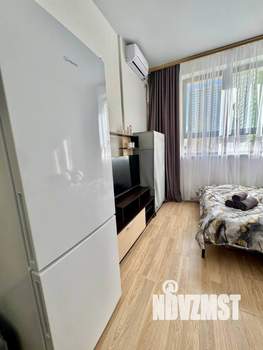 Студия квартира, посуточно, 24м2, 1/25 этаж