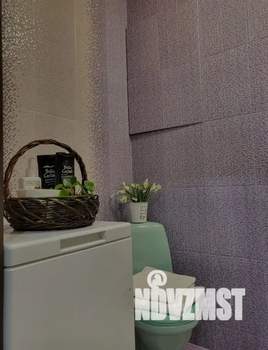 Студия квартира, посуточно, 35м2, 1/25 этаж