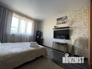 1-к квартира, посуточно, 42м2, 18/22 этаж