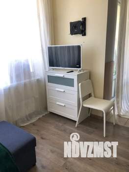 Студия квартира, посуточно, 35м2, 3/10 этаж