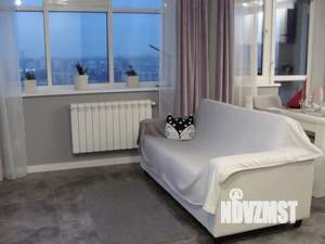 Студия квартира, посуточно, 40м2, 27/29 этаж