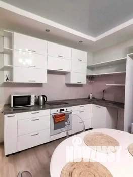 2-к квартира, посуточно, 60м2, 1/1 этаж