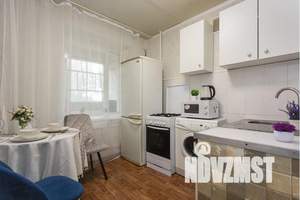 1-к квартира, посуточно, 45м2, 3/9 этаж