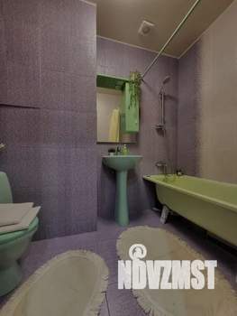 Студия квартира, посуточно, 35м2, 1/25 этаж