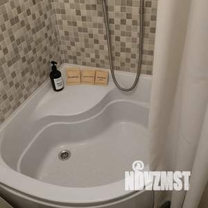 Студия квартира, посуточно, 20м2, 1/17 этаж