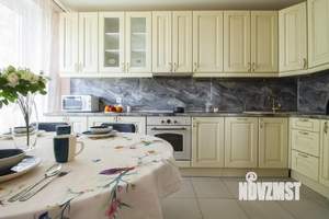 3-к квартира, посуточно, 81м2, 1/1 этаж