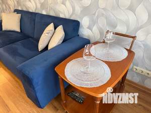 1-к квартира, посуточно, 42м2, 8/17 этаж