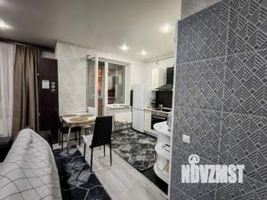 Студия квартира, посуточно, 35м2, 1/4 этаж