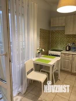 Студия квартира, посуточно, 33м2, 3/10 этаж