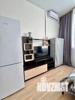 Студия квартира, посуточно, 24м2, 1/25 этаж