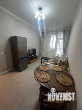 1-к квартира, посуточно, 38м2, 21/27 этаж