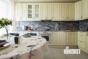 3-к квартира, посуточно, 81м2, 1/1 этаж