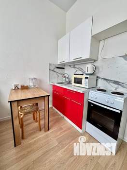 Студия квартира, посуточно, 24м2, 1/25 этаж