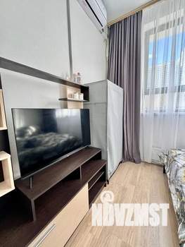 Студия квартира, посуточно, 24м2, 1/25 этаж