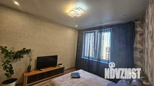 1-к квартира, посуточно, 37м2, 13/25 этаж