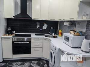 Студия квартира, посуточно, 35м2, 1/4 этаж