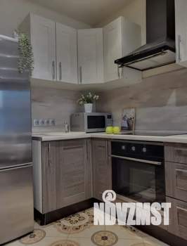 Студия квартира, посуточно, 35м2, 1/25 этаж