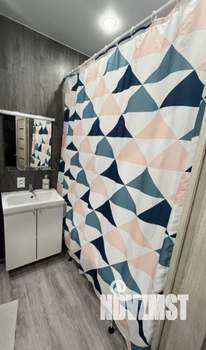 Студия квартира, посуточно, 28м2, 3/25 этаж