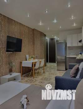 Студия квартира, посуточно, 35м2, 1/25 этаж