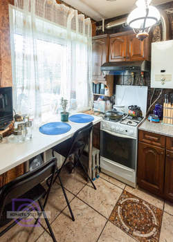 2-к квартира, вторичка, 43м2, 1/4 этаж