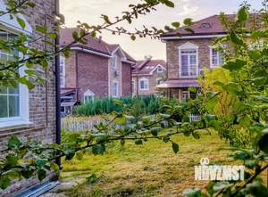 Студия квартира, вторичка, 171м2, 3/3 этаж