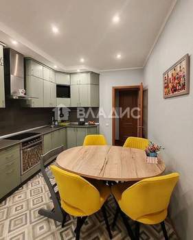 2-к квартира, вторичка, 58м2, 1/9 этаж